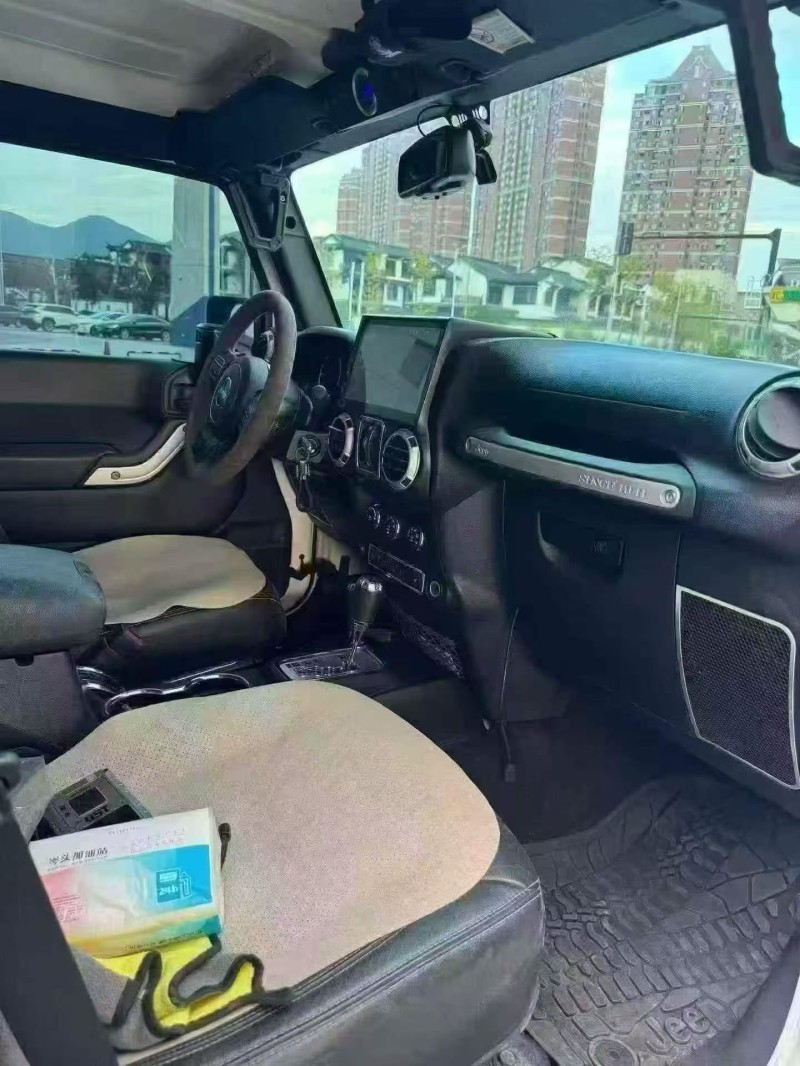 枣庄17年Jeep牧马人6