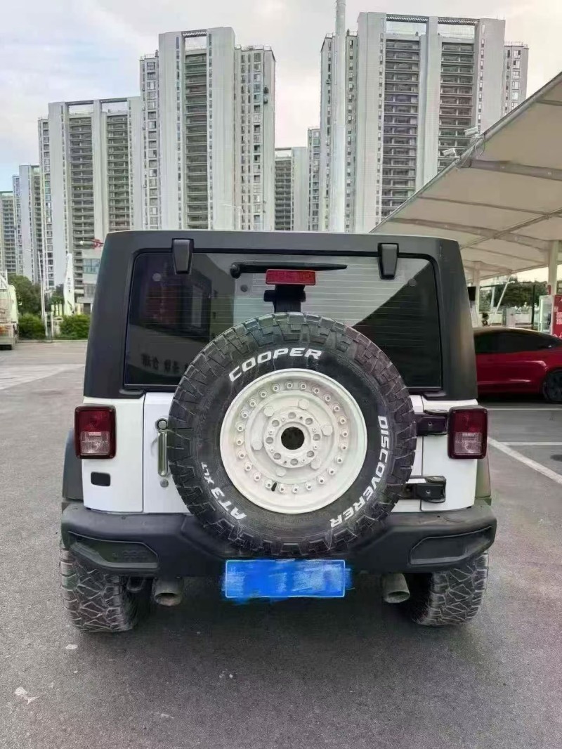 枣庄17年Jeep牧马人7
