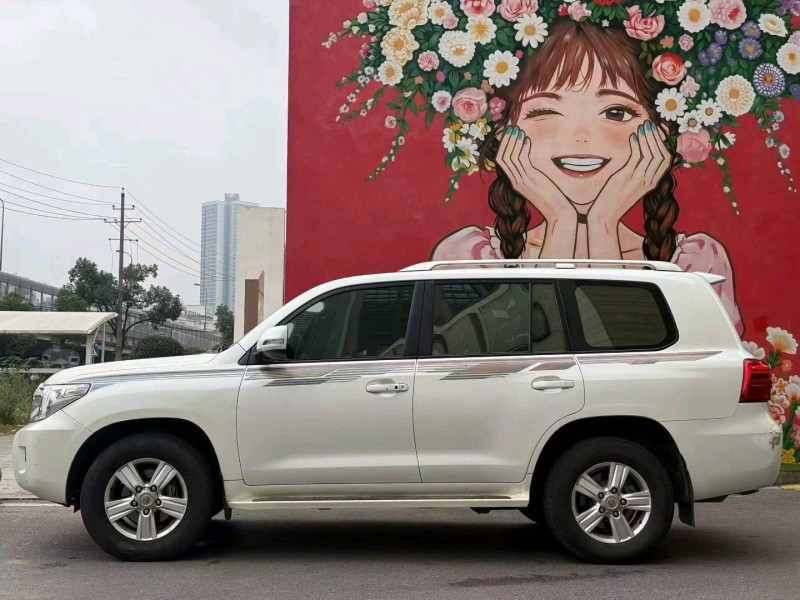 孝感15年丰田兰德酷路泽9