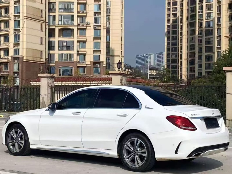 宜昌18年奔驰C7
