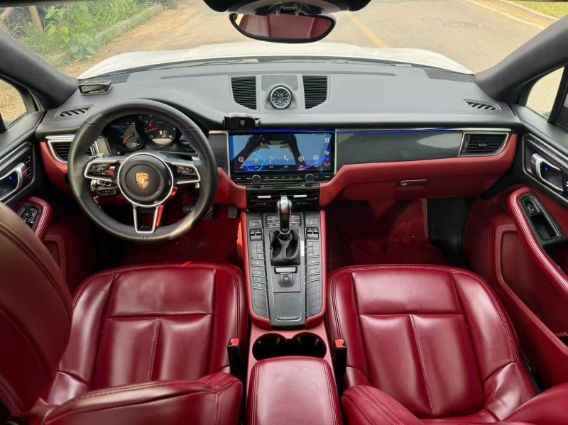 新乡15年保时捷Macan5