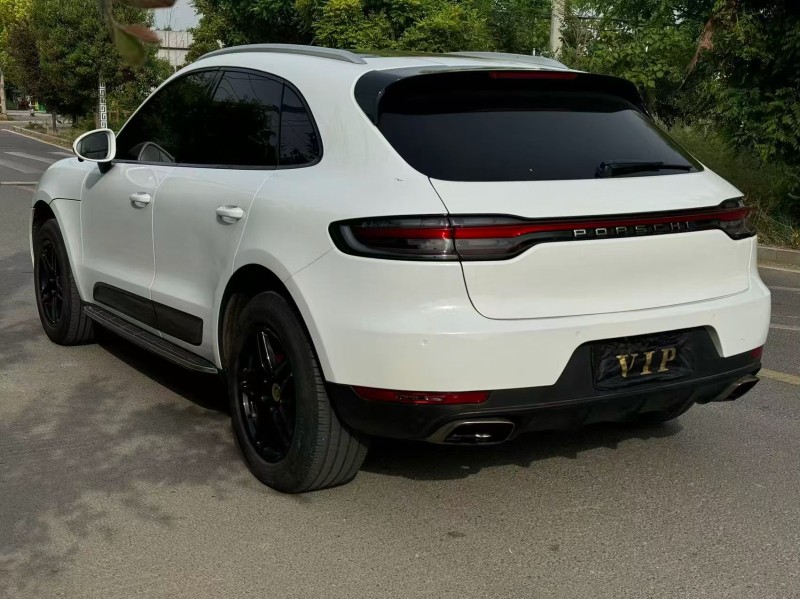 新乡15年保时捷Macan7