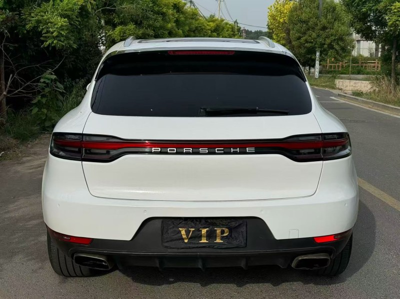 新乡15年保时捷Macan9